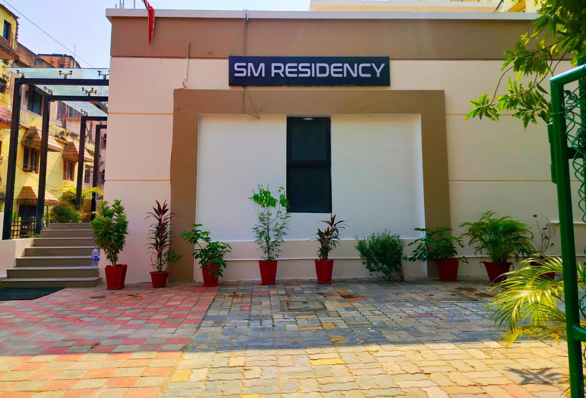 Sm Residency Hotel Бхубанешвар Екстериор снимка