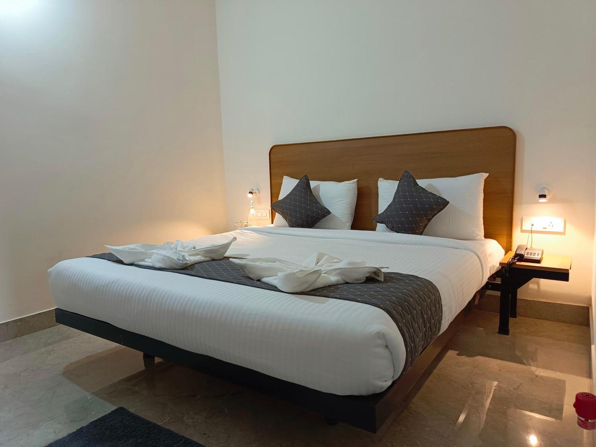 Sm Residency Hotel Бхубанешвар Екстериор снимка
